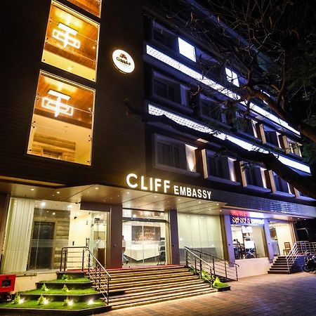 Cliff Embassy Banquet And Suites Shimoga Luaran gambar