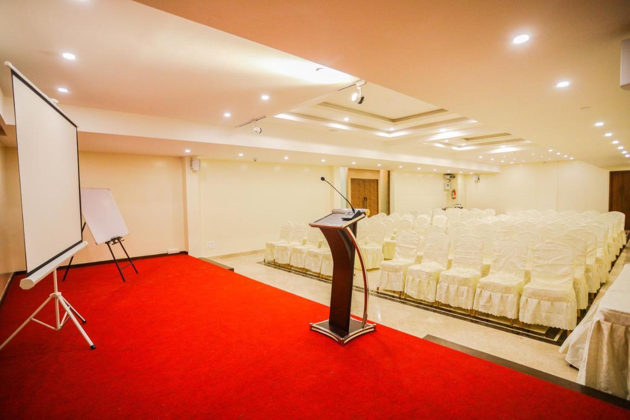 Cliff Embassy Banquet And Suites Shimoga Luaran gambar